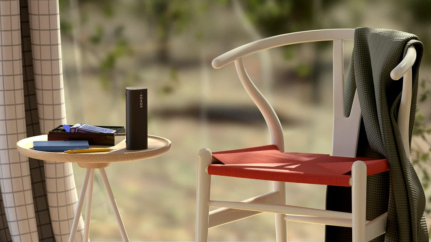 Sonos Roam + kabelloses Ladegerät, schwarz – Wasserdichter WLAN & Bluetooth Lautsprecher mit Alexa Sprachsteuerung, Google Assistant und AirPlay 2