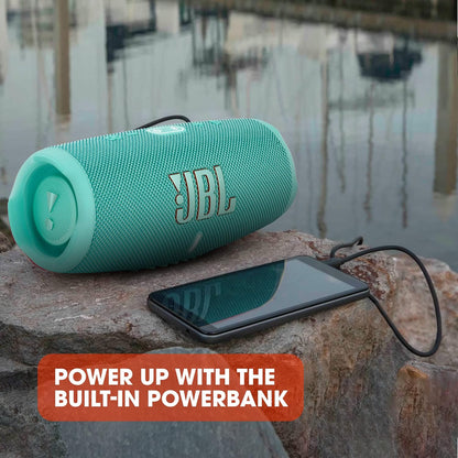 JBL Charge 5 Bluetooth-Lautsprecher in Schwarz – Wasserfeste, portable Boombox mit integrierter Powerbank – Eine Akku-Ladung für bis zu 20 Stunden kabellosen Musikgenuss