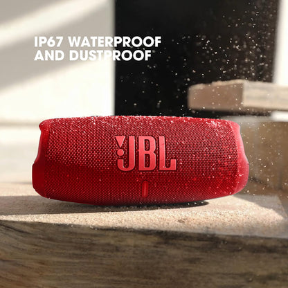 JBL Charge 5 Bluetooth-Lautsprecher in Schwarz – Wasserfeste, portable Boombox mit integrierter Powerbank – Eine Akku-Ladung für bis zu 20 Stunden kabellosen Musikgenuss