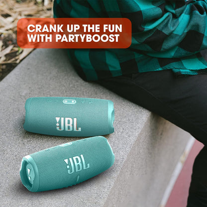 JBL Charge 5 Bluetooth-Lautsprecher in Schwarz – Wasserfeste, portable Boombox mit integrierter Powerbank – Eine Akku-Ladung für bis zu 20 Stunden kabellosen Musikgenuss